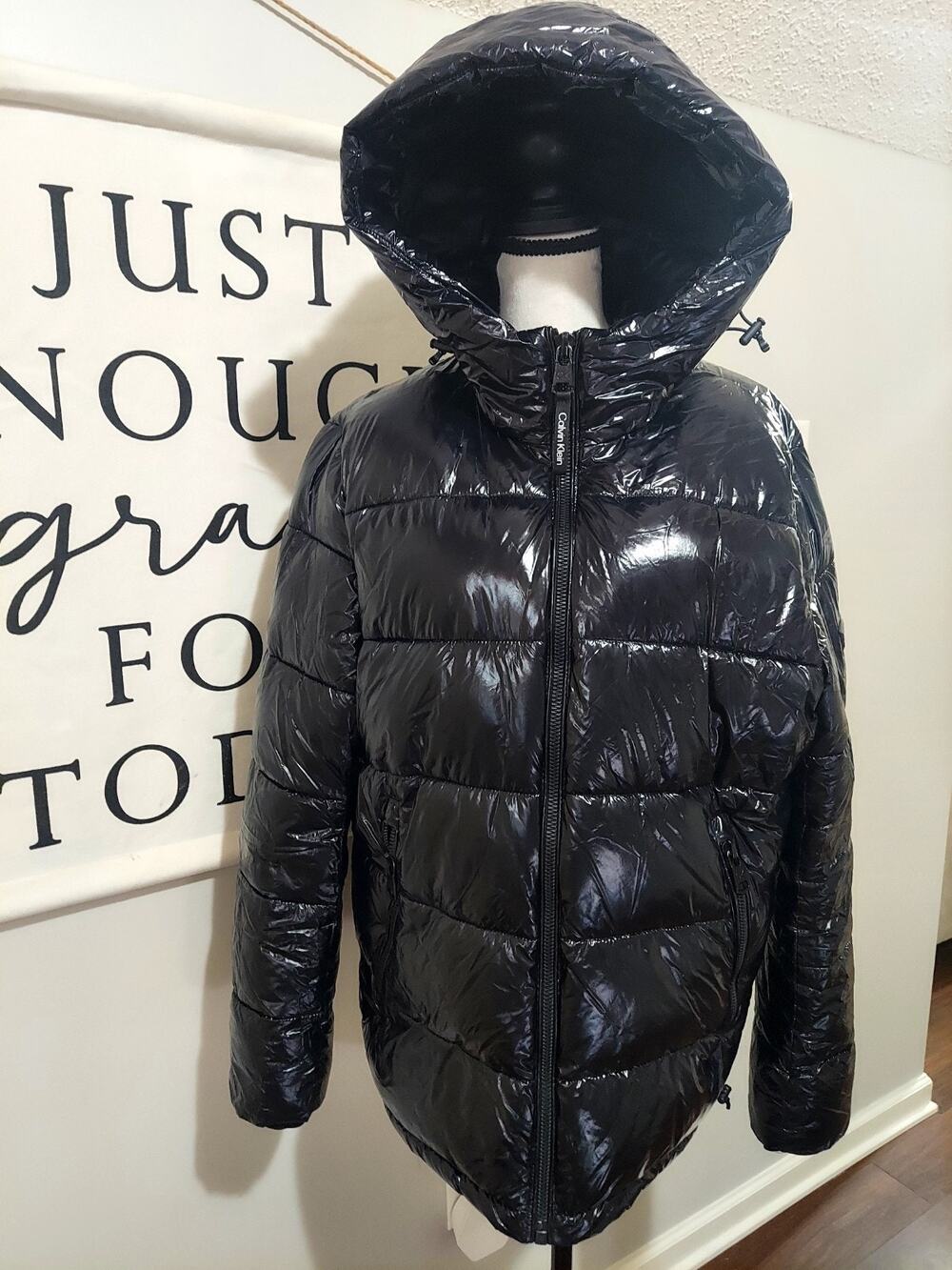 Calvin Klein Unisex High Shine Hooded Puffer Coat Jacket Black Medium CM052418